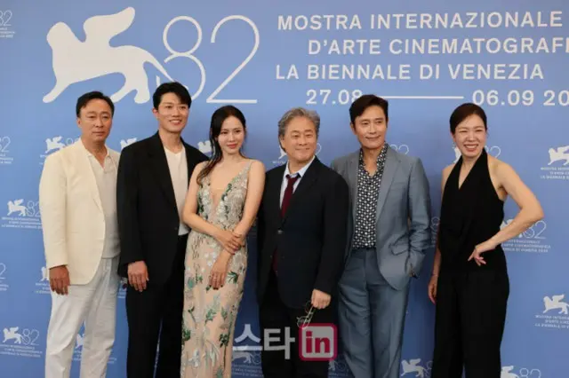 パク・チャヌク監督＆イ・ビョンホン＆ソン・イェジンなど映画「仕方ない」チーム、ベネチア映画祭を熱くする04