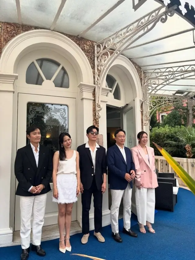 ソン・イェジン、映画「仕方ない」がベネチア国際映画祭で受賞ならずも満足感…「胸がじんとして夢のよう」