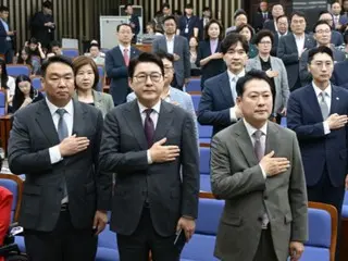 韩国人民力量考虑弹劾李明博总统，理由是“可能违反宪法”