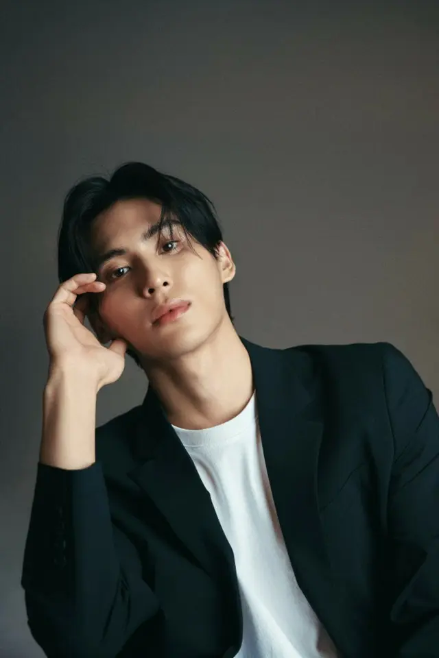「SF9」ユテヤン、さらに深まったまなざし…新プロフィール写真を公開2