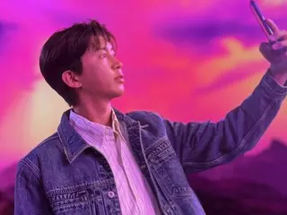 林英雄在演出前担心肚子上的赘肉：“中秋节吃好吃的会长胖吗？”