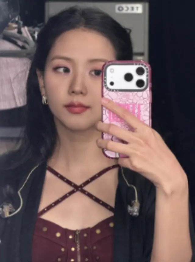 「BLACKPINK」JISOO、漫画破って出てきたよ…絶頂の「清純美貌」