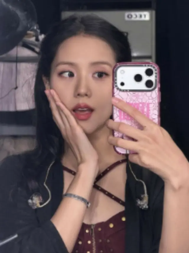 「BLACKPINK」JISOO、漫画破って出てきたよ…絶頂の「清純美貌」