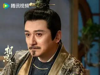 中国电视剧 NOW：《轩亮 - 罗坤奇和轩亮》第 10 集：轩亮、罗坤奇和他们的同伴逃到一个小镇，那里居住着一些身上有神秘纹身的人。
・剧透