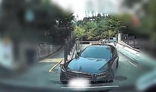 追跡の末に捕まったベンツ運転手…「41億ウォン」常習詐欺犯だった＝韓国