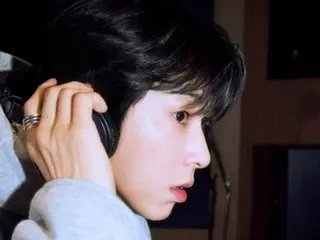 东方神起的允浩（U-KNOW）活跃于YouTube、音乐节目和综艺节目。