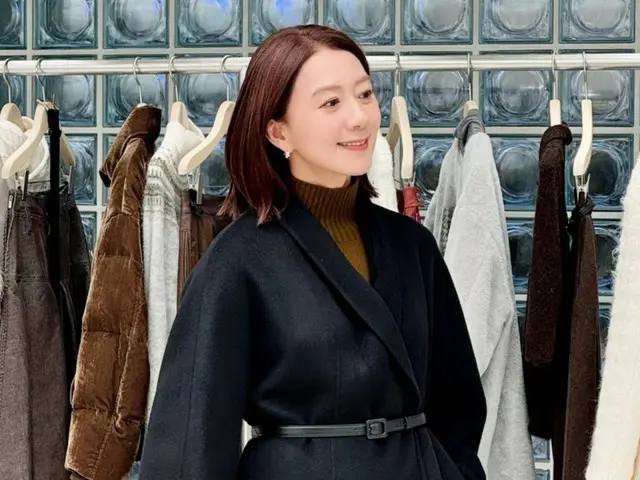 女演员金熙爱从7码瘦到5码，露出“易断脚踝”……一个出卖所有仰慕者的女人，尊严何在？