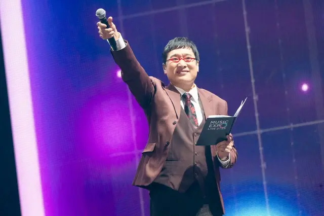 MCの山里亮太（南海キャンディーズ）（写真提供：© MUSIC EXPO LIVE 2025 実行委員会）