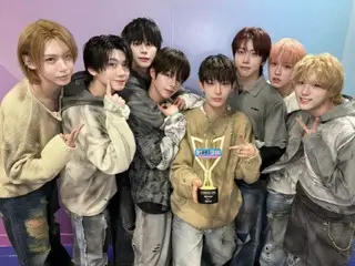 继《AHOF》和《THE SHOW》之后，他现在也出现在《Show! Champion》节目中……并获得了两项音乐节目冠军。