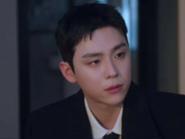 金道勋凭借其在《致X》中的出色演技，展现了强大的个人魅力。