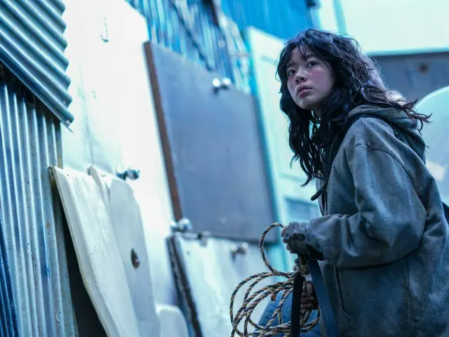 电影《混凝土市场》中，李在仁展现了他不为人知的一面，撼动了市场秩序。