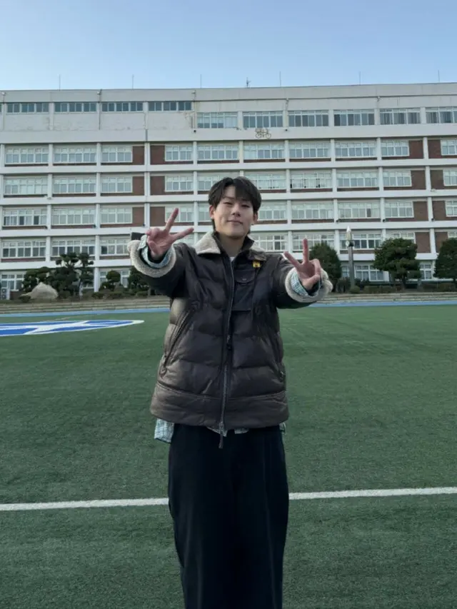 「MONSTA X」ジュホン、70代ファンの正体は高校時代の恩師だった…涙ぽろぽろ02