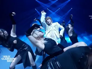 SHINee成员泰民首次以个人身份亮相美国电视节目《凯莉·克莱森秀》……全球反响热烈