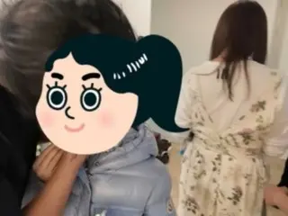 白智英住在200平方米的豪宅里，送给女儿一件价值10万日元的羽绒服……郑锡元说：“妈妈有钱。”