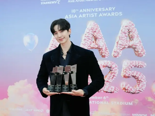 李俊昊（2PM）在“AAA 2025十周年纪念”颁奖典礼上斩获四项大奖……作为主持人，他的表现令人印象深刻。