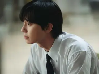 朴叙俊以一段令人心碎的“初恋罗曼史”深深吸引了观众！……在《明天会不一样》中魅力四射！