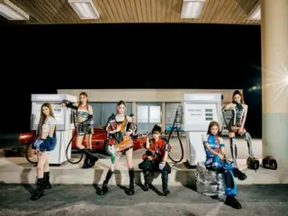 izna 的《Racecar》被英国杂志 NME 评为“年度 K-POP 杰作”。