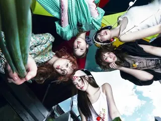 依然火热的《LE SSERAFIM》和《SPAGHETTI》在全球年终排行榜上占据主导地位。