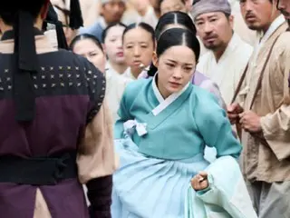 《月亮流淌在这条河上》金世正恢复了记忆。他能拯救家人吗？与晋久的激烈对决即将上演。