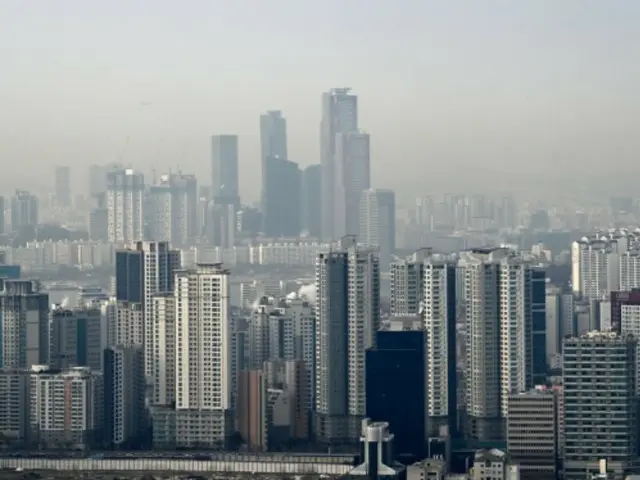 上个月，首尔私人公寓的平均价格超过了每坪5000万韩元（韩国）。