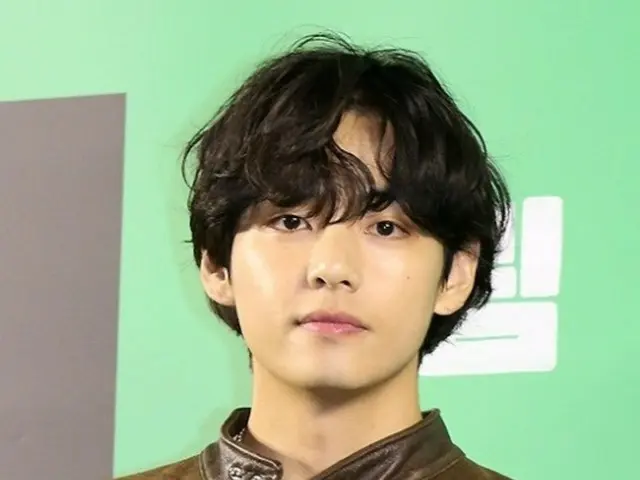 首尔各大地标都在庆祝防弹少年团成员V的生日……从汉江上的巨型雕塑到遍布全城的巨幅广告。