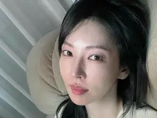 演员金素妍，美丽而不浮华……干净利落的日常公众形象