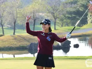 <女子高尔夫> 朴贤京自上次获胜以来，九次获得第二名，总共赢得了四场KLPGA胜利，她感动得流下了眼泪。