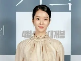 演员徐艺智因不承担损害赔偿责任而引发争议，导致她的回归被推迟。