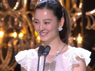 演员郑柔美凭借电影《沉睡》获得青龙电影奖最佳女主角奖