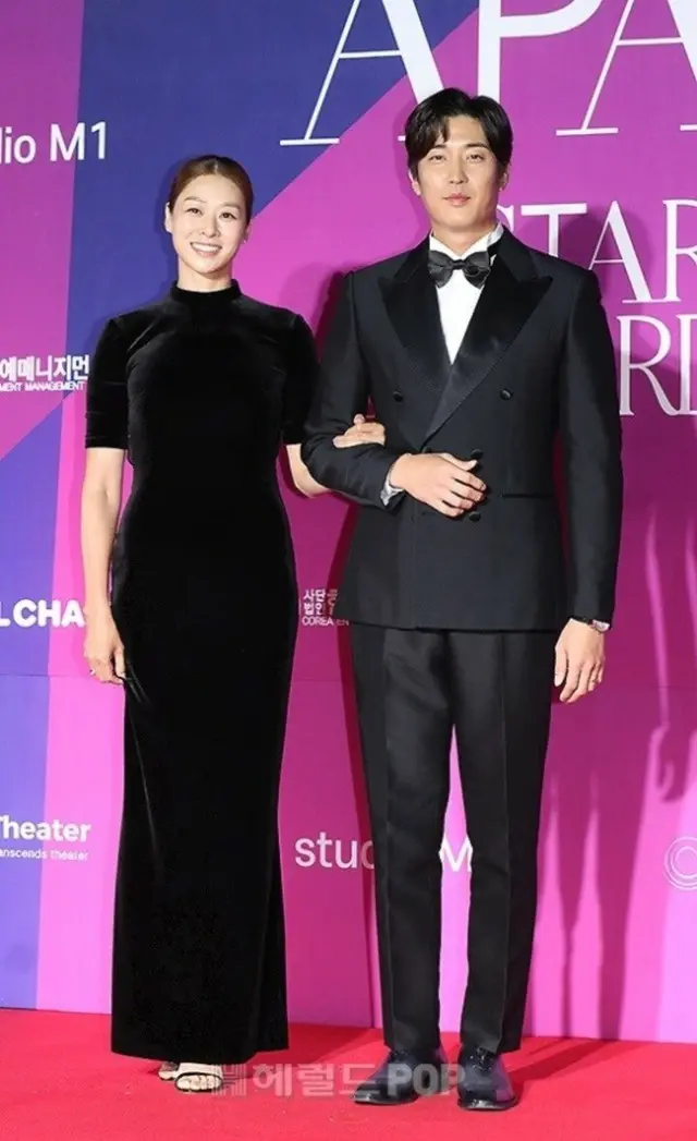 俳優カン・ギョンジュン、妻チャン・シニョンのSNSも“オールストップ”