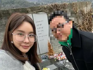 艺人金俊熙报道参观已故“最好的朋友”朴龙河的坟墓......“14年过去了，我会再次回来的，朋友！”