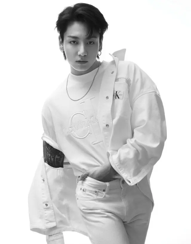 「BTS（防弾少年団）」JUNG KOOK、シックスパックを公開したカルバン・クラインの春ファッション