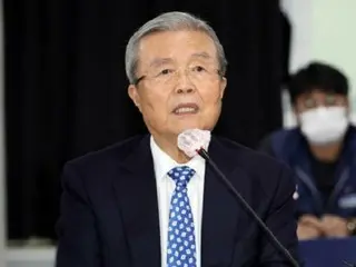 新改革党官方管理委员会委员长金正恩表示，“原则是承认没有任何缺点的人......经济改革的关键词是两极分化。” - 韩国