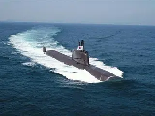 韩国自主研发的第三艘3000吨级潜艇移交给海军。
