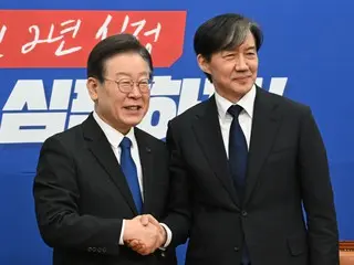 李在明和曹国承诺定期举行会谈以推动联合法案 = 韩国