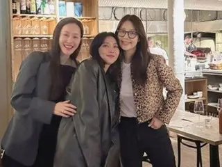 女演员韩智慧从育儿中休息...与她的“真正的朋友”演员吴玉娜和严智媛一起享受伦敦之旅