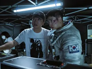 科幻大片《THE MOON》首个制作视频发布，其中还收录了都暻秀（EXO 的 DO）的采访