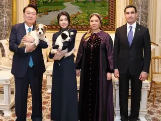 尹总统和他的妻子接受“土库曼斯坦国犬”...“直接饲养”=韩国