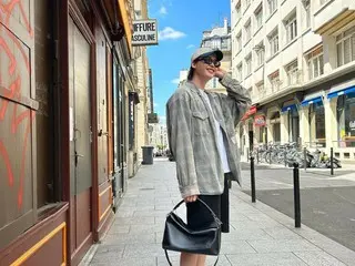 李政奭以时尚魅力享受巴黎