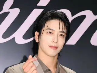 CNBLUE郑容和因观众摔倒而中断演出……“恭维我都不好意思了”