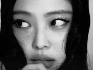 《BLACKPINK》JENNIE 黑白照依然美……炫耀优雅新头像