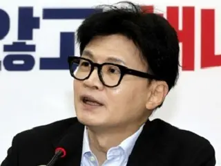 人民力量代表韩东勋表示，“任何想法都会受到攻击……卷入政治争端是不对的。” - 韩国