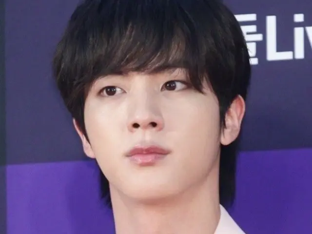 「BTS」JIN、幸せエネルギー伝播完了…発売記念ポップアップ大盛況終了