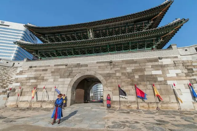 6時間で終わった非常戒厳令、外国人観光客「懸念していない」 ＝韓国