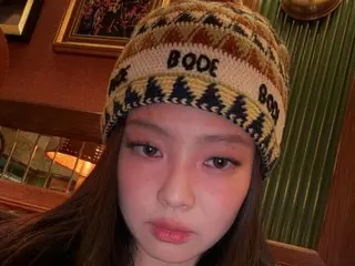 JENNIE（BLACKPINK）即使在近距离也能拥有完美的视觉效果......这就是为什么她是“超级”世界明星