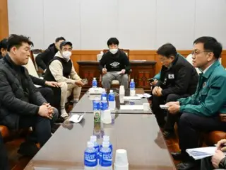 崔代理会见韩国务安机场客机事故遇难者家属并表示支持