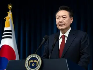 尹锡烈总统逮捕令执行...迅速或完成后逮捕的比例为54.4% vs 不拘留调查或撤回逮捕的比例为44.5% = 韩国民意调查