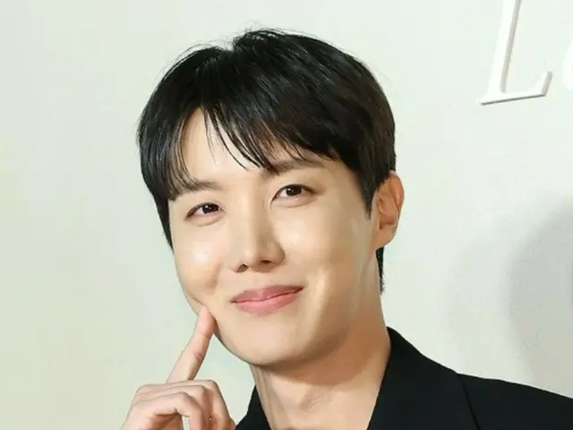 防弹少年团的 J-HOPE 在出演《我独自生活》后迅速成为人气第一，击败 G-DRAGON