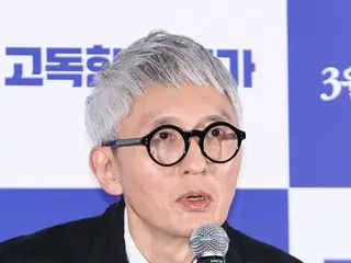 电影《孤独的食客》的导演松重丰表示：“虽然我请了奉俊昊导演来导演，但是……”