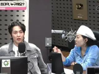 XIUMIN（EXO），新歌《WHEE!》MV 最后一个采访场景中说：“我其实不记得我说了什么”